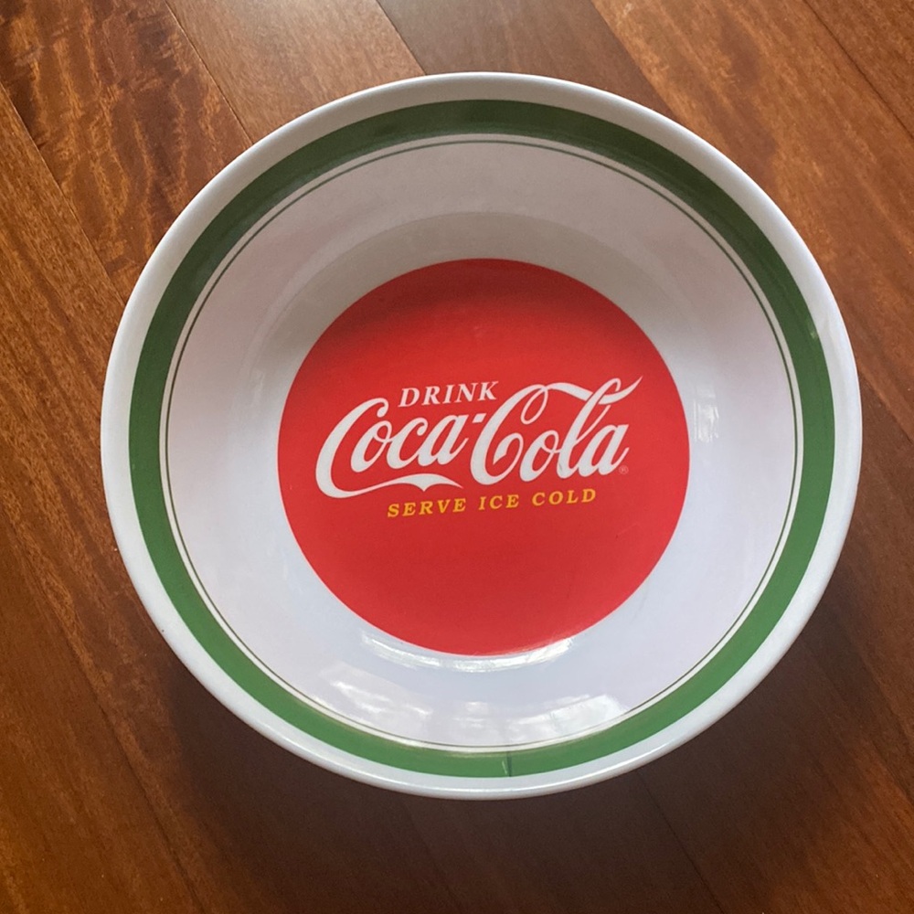 Coca Cola Vintage Melamine Collector Serving Bowl EUC / 10” Round